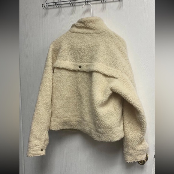 F21 CREAM SHERPA TEDDY COAT - Picture 5 of 5